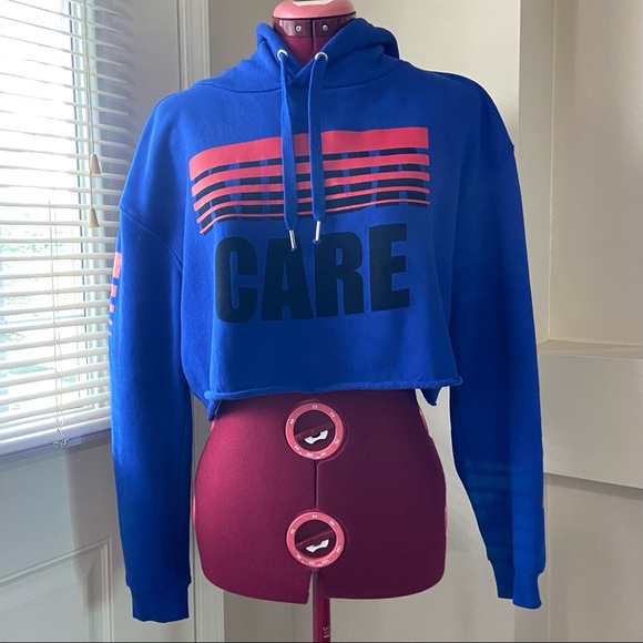 Amnesia women blue graphic long sleeve hooded pullover crop top. Size M. Used. - Picture 8 of 10